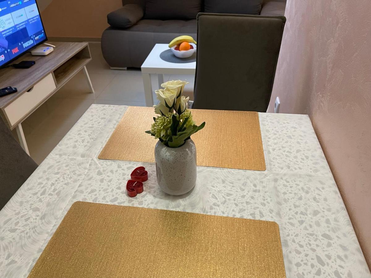 Apartman 1 Apartment สเรมสกา มิโตรวิตซา ภายนอก รูปภาพ