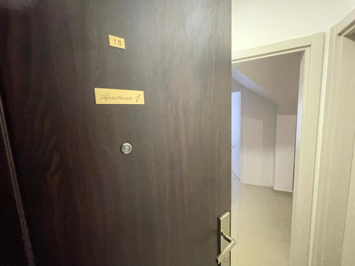 Apartman 1 Apartment สเรมสกา มิโตรวิตซา ภายนอก รูปภาพ